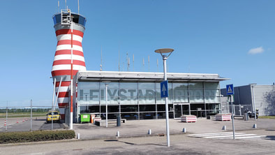 Verkeerstoren van Lelystad Airport op 14 mei 2022